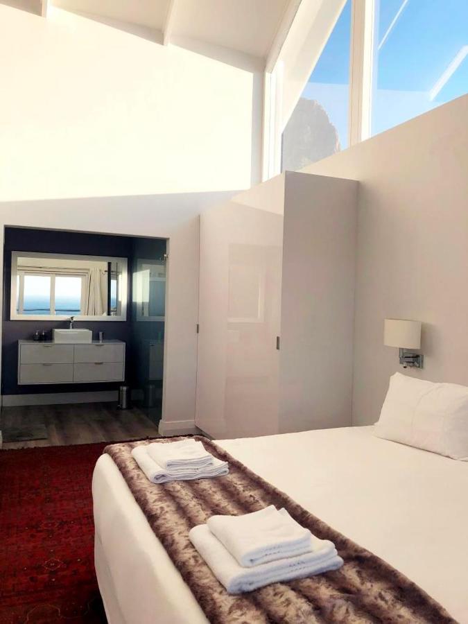 Bright Camps Bay Loft With Stunning Views And Shared Pool Lejlighed Kapstaden Eksteriør billede