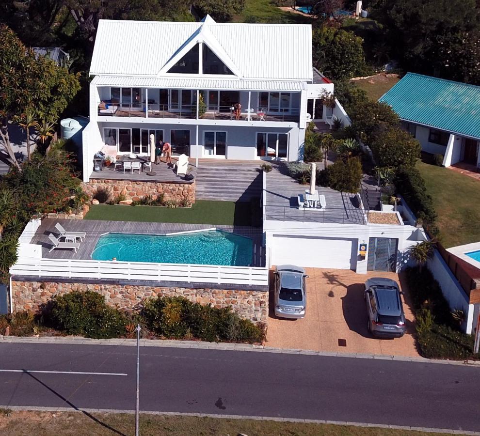 Bright Camps Bay Loft With Stunning Views And Shared Pool Lejlighed Kapstaden Eksteriør billede